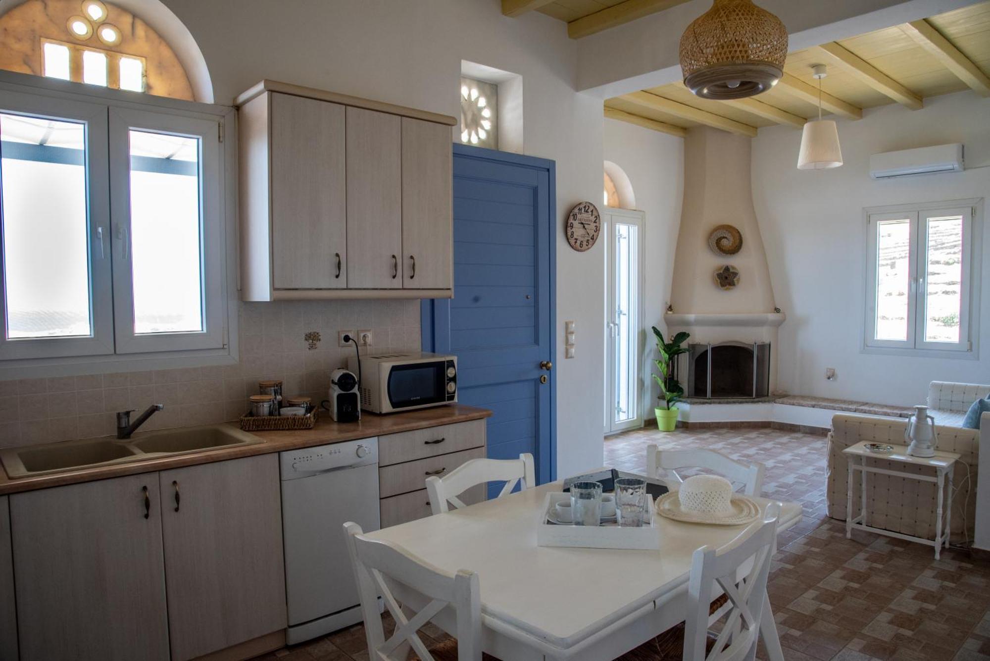 Iliopetra Residence Agios Romanos Екстериор снимка