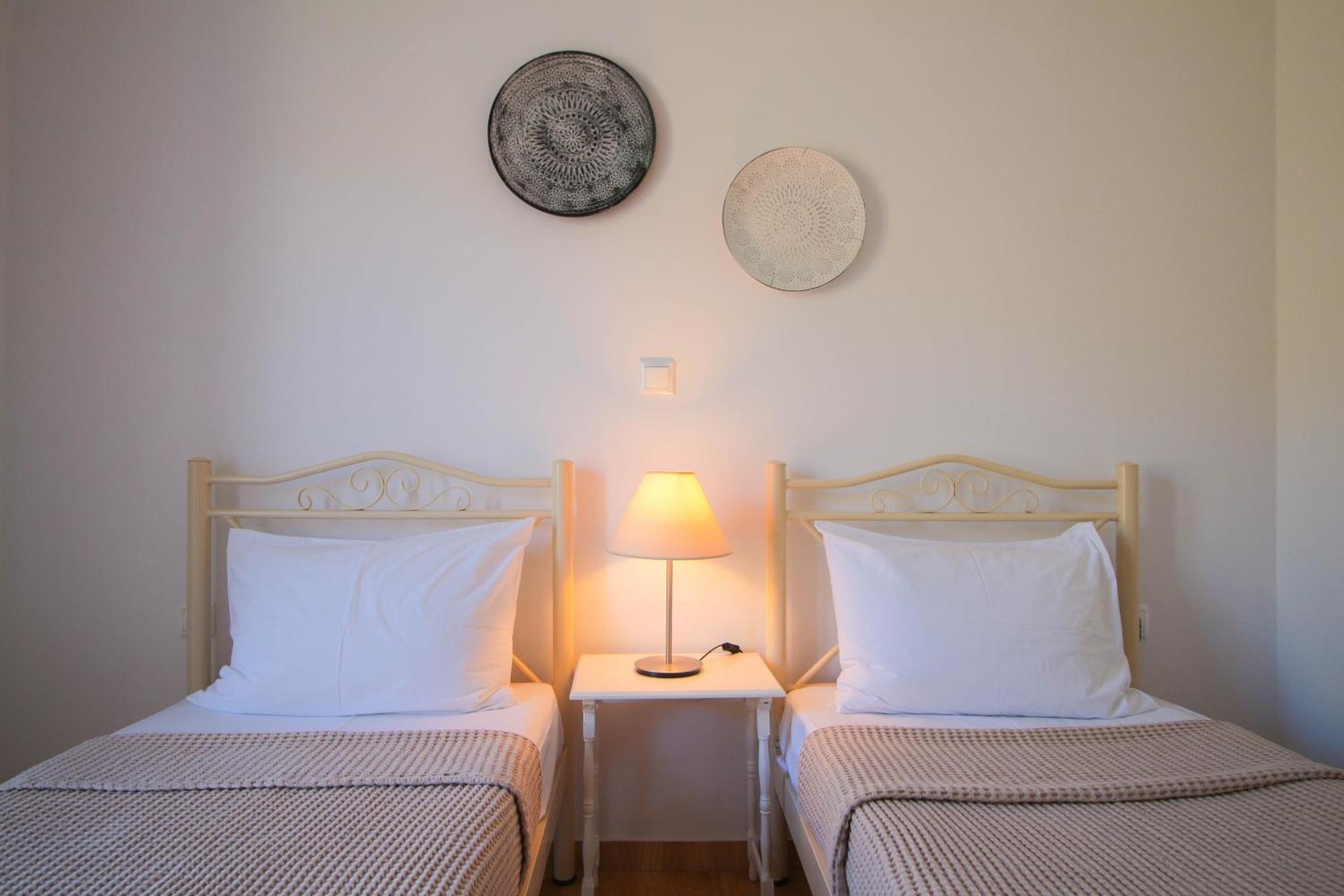Iliopetra Residence Agios Romanos Екстериор снимка