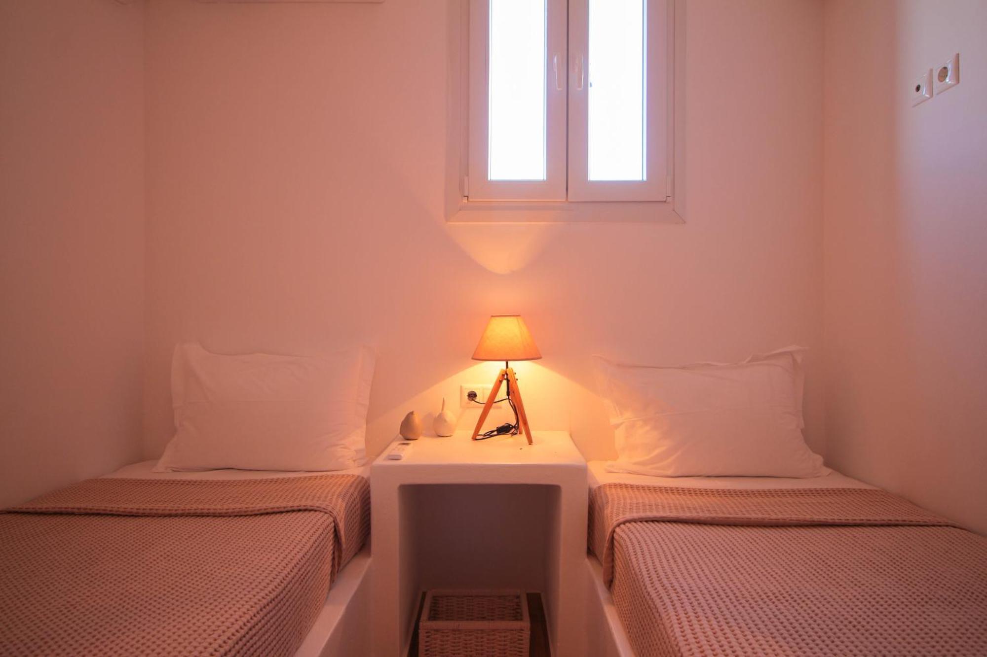 Iliopetra Residence Agios Romanos Екстериор снимка