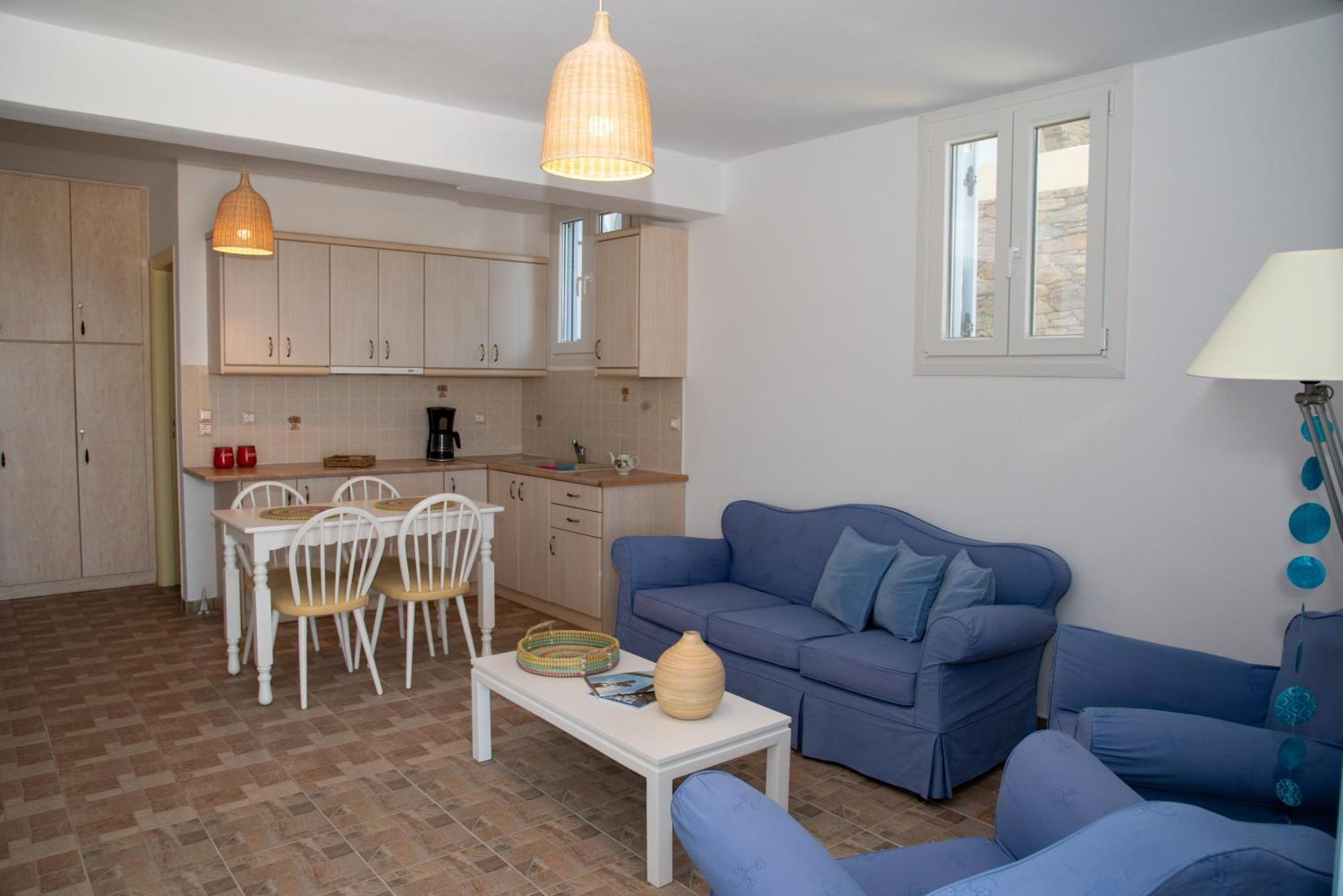 Iliopetra Residence Agios Romanos Екстериор снимка